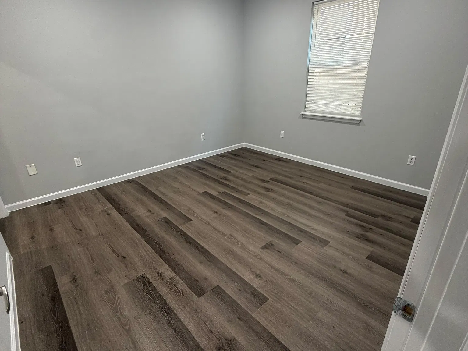 1 bed, $1,636 — Photo 3