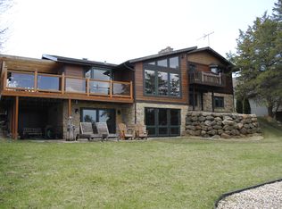 W14124 Selwood Dr, Prairie Du Sac, WI 53578