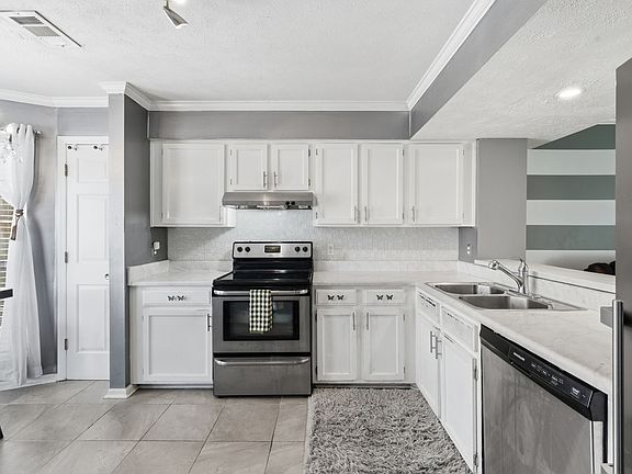 5th image of 453 Claircrest Dr
