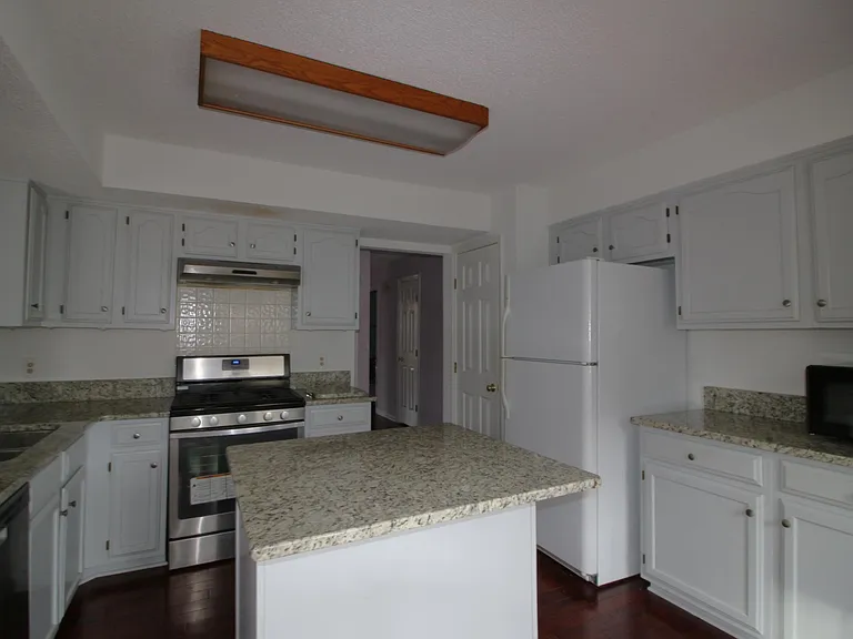 108 Foscoe Ln — Photo 5