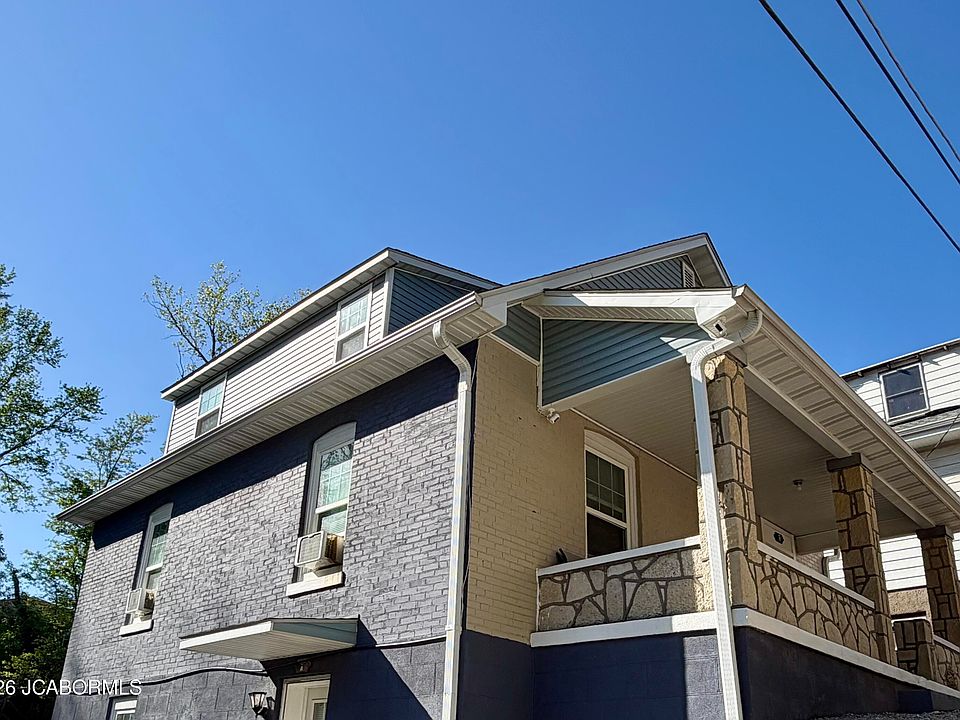 2nd image of 217 Benton St