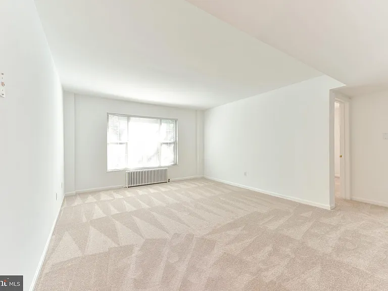 1423 N Nash St #208 — Photo 2
