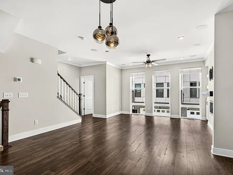 1013 S Taylor Ct — Photo 9