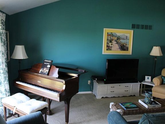 2nd image of 605 Bay View Dr