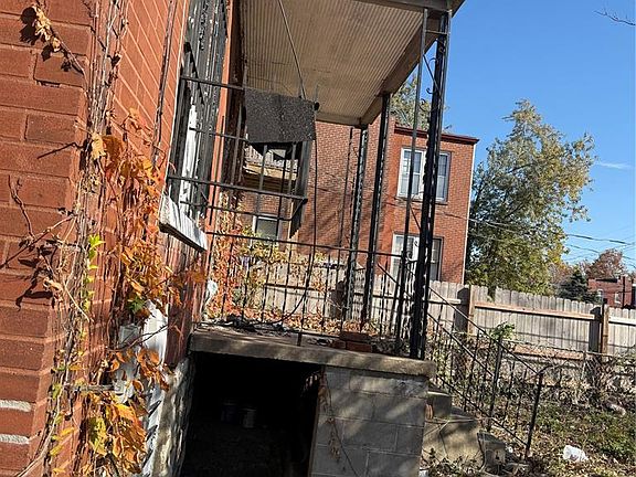 4th image of 4402 Clarence Ave