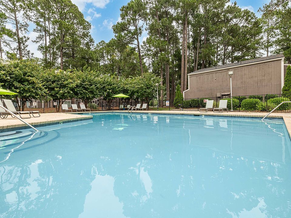 Sparkling Swimming pool at Keystone at Fayetteville, NC