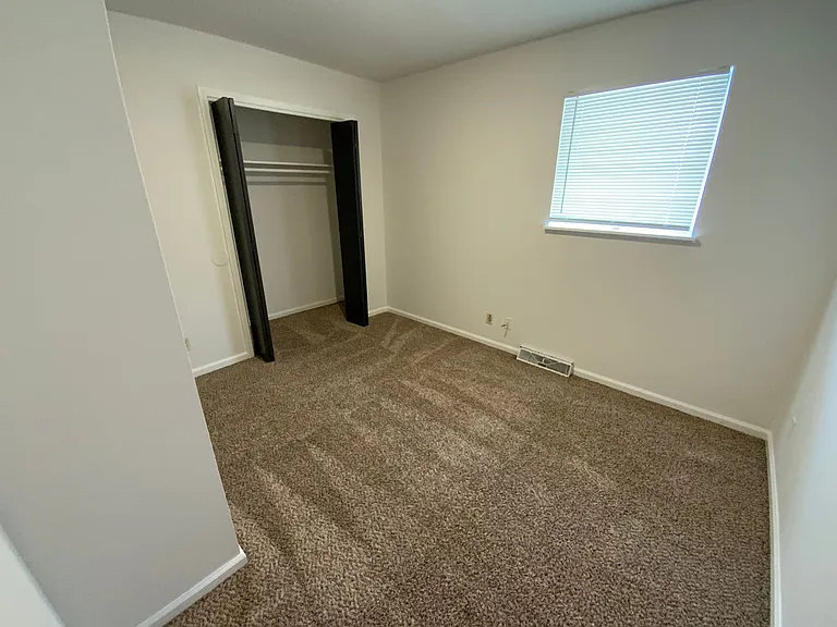 560 N East Park Ln — Photo 16