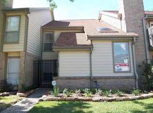 742 Country Place Dr, Houston, TX 77079