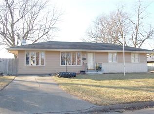 2413 Garfield Ave, Des Moines, IA 50317