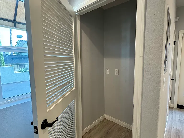 1116 N Monterey St #C — Photo 8