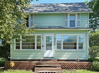 306 E 6th St, Prairie City, IA 50228