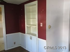 5th image of 3648 Kinnear Ave