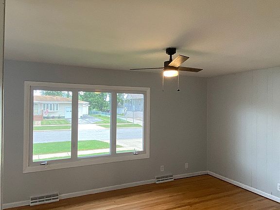 5th image of 6815 Montana Ave