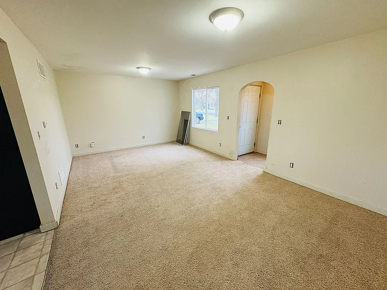 4623 Bruce Ave — Photo 3