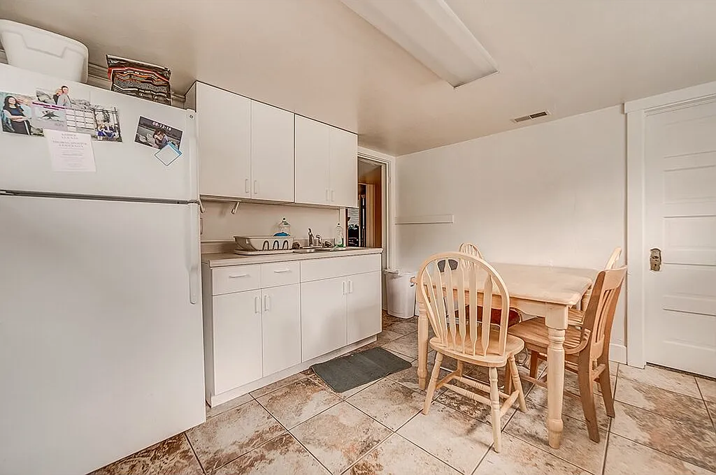 4 bed, $399 — Photo 3
