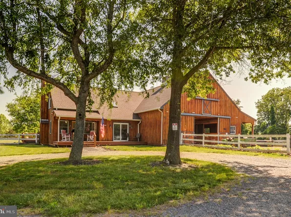 40242 Charles Town Pike, Hamilton, VA 20158