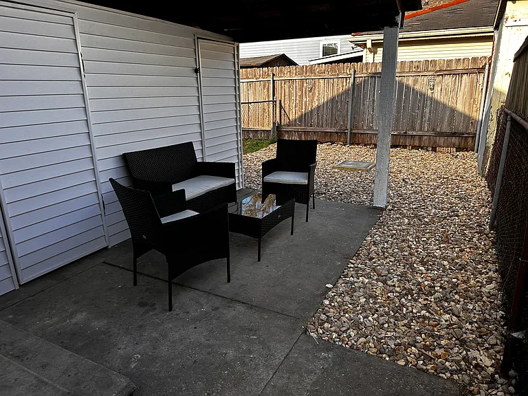 8609 Belfast St — Photo 13