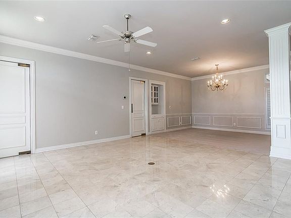 5th image of 806 Hills Creek Dr