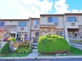 7 Lynn Ct, Staten Island, NY 10314