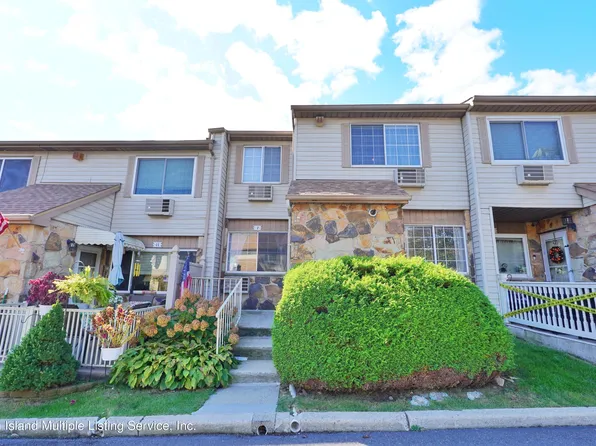 7 Lynn Ct, Staten Island, NY 10314