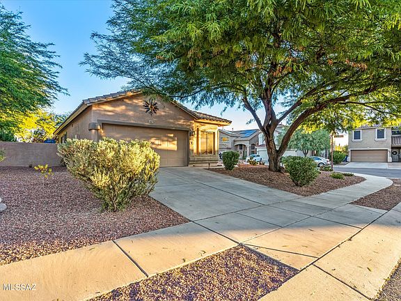 2nd image of 467 E Camino Limon Verde