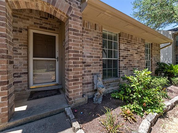 4th image of 1064 Birnham Woods Blvd