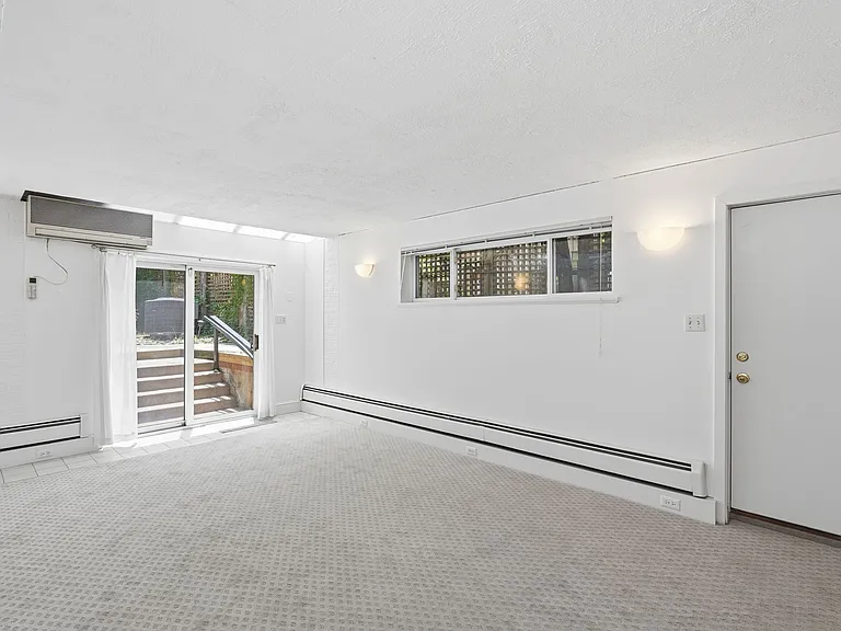 4432 Q St NW — Photo 22
