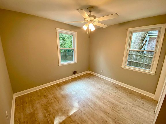 4th image of 3815 Birchview Ave Floor 1