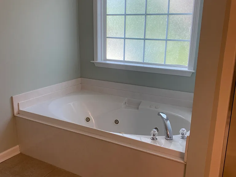 233 Grove Ln — Photo 7