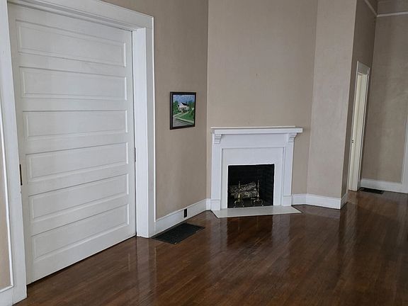 4th image of 334 W Base St