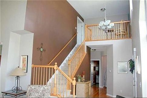 2nd image of 39W571 S Hyde Park