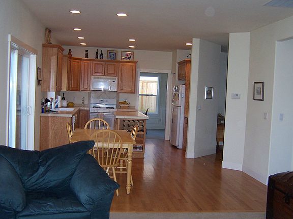 2nd image of 1617 7th Street Pl SE