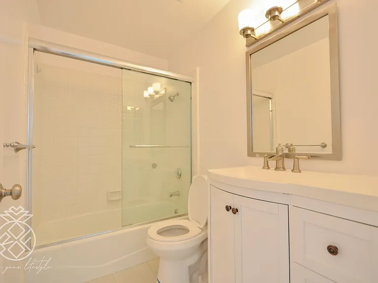 1727 Glendon Ave #104 — Photo 55