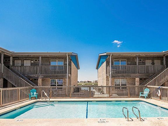 5th image of 15225 Leeward Dr APT A3