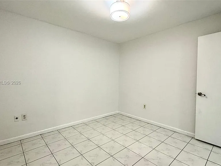 130 S Shore Dr #4B — Photo 23