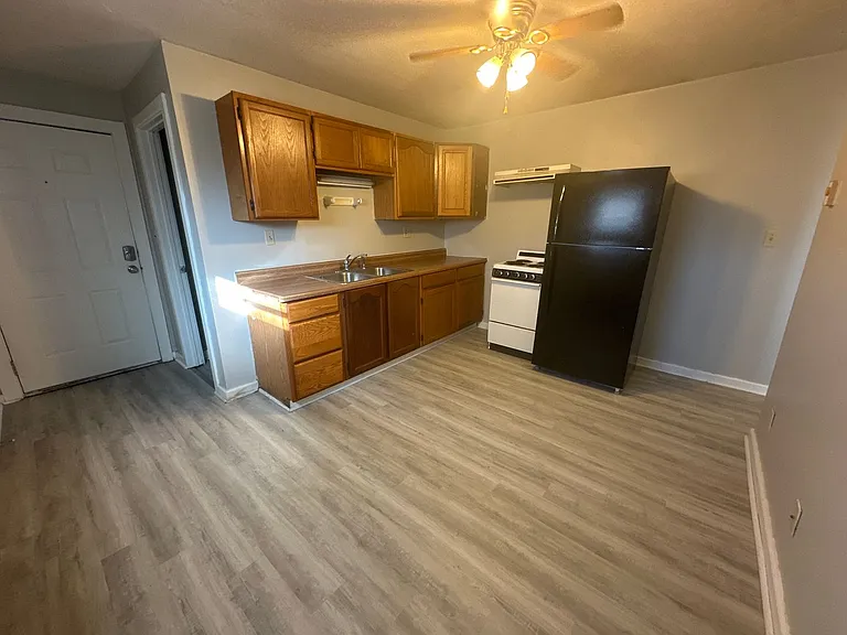 Spacious Apartments in the Heart of the Village — Photo 26