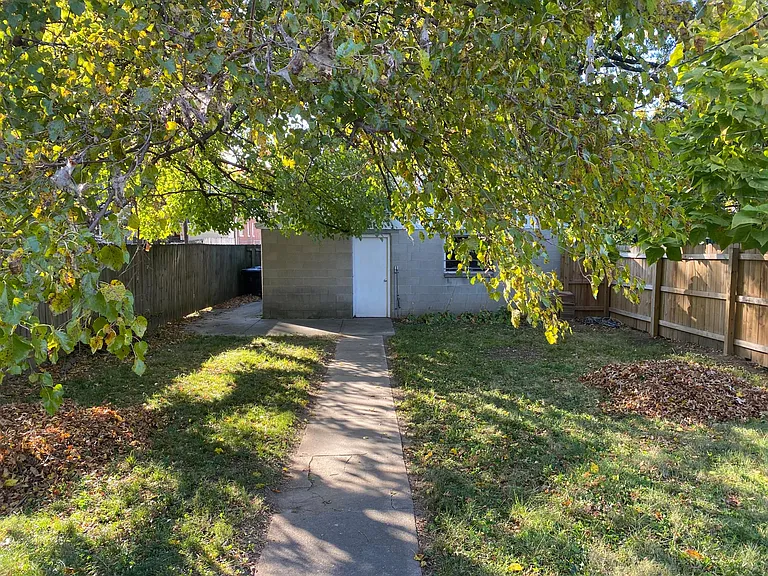 4002 Southern Pkwy — Photo 15