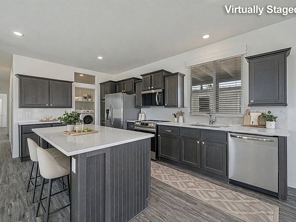 Kitchen with Custom Quartz Counters