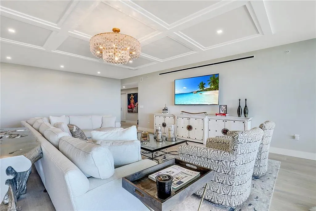 3 bed, 3.5 bath, 3280 sqft, $35,000 — Photo 4