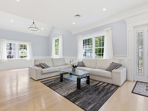 4th image of 52 Ridgewood Rd