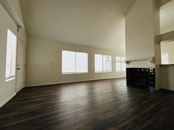 3rd image of 2235 W Rose Garden Ln