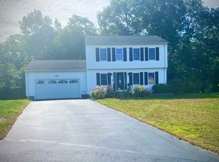 12 Oak Leaf Cir, Worcester, MA 01603