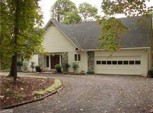 201 Manhattan Ln, Advance, NC 27006