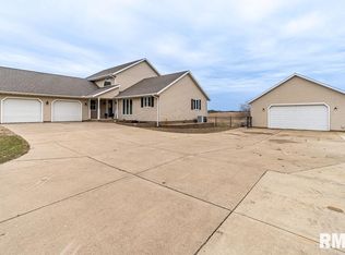 1148 Dieble Rd, Washington, IL 61571