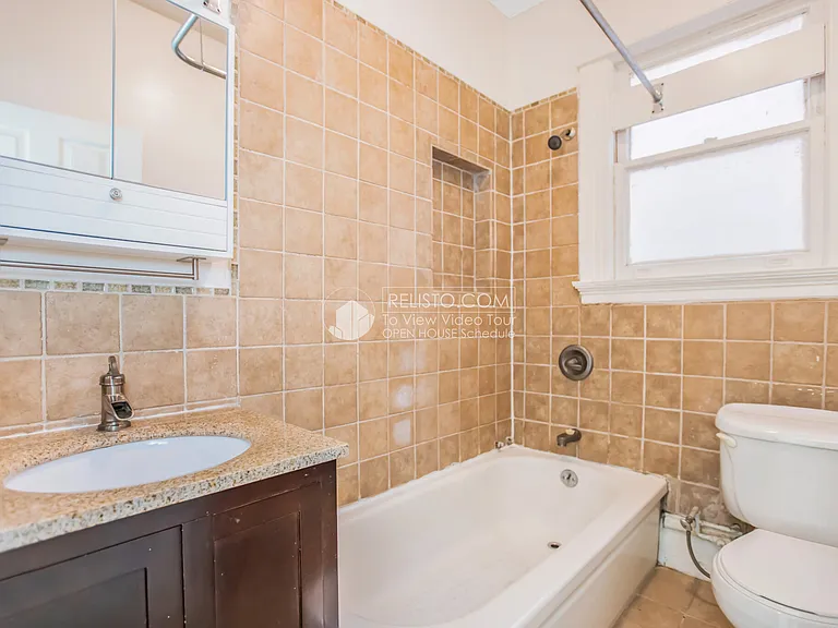 1041 Washington St #3 — Photo 12