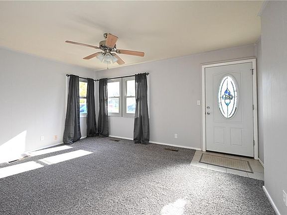 3rd image of 424 Ambler Dr