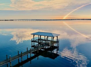 1613 N Indian River Dr, Cocoa, FL 32922