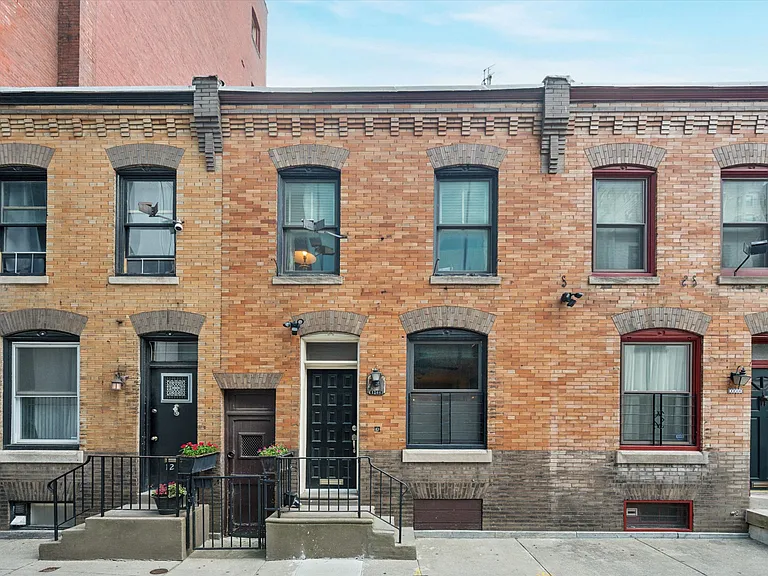 1208 Saint James St — Photo 15