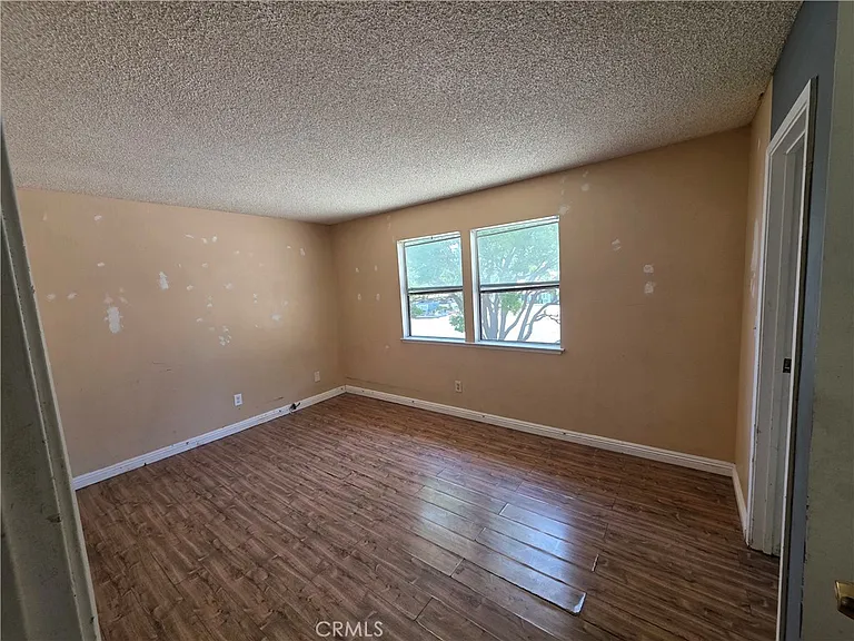 929 W Sierra Madre Ave — Photo 4