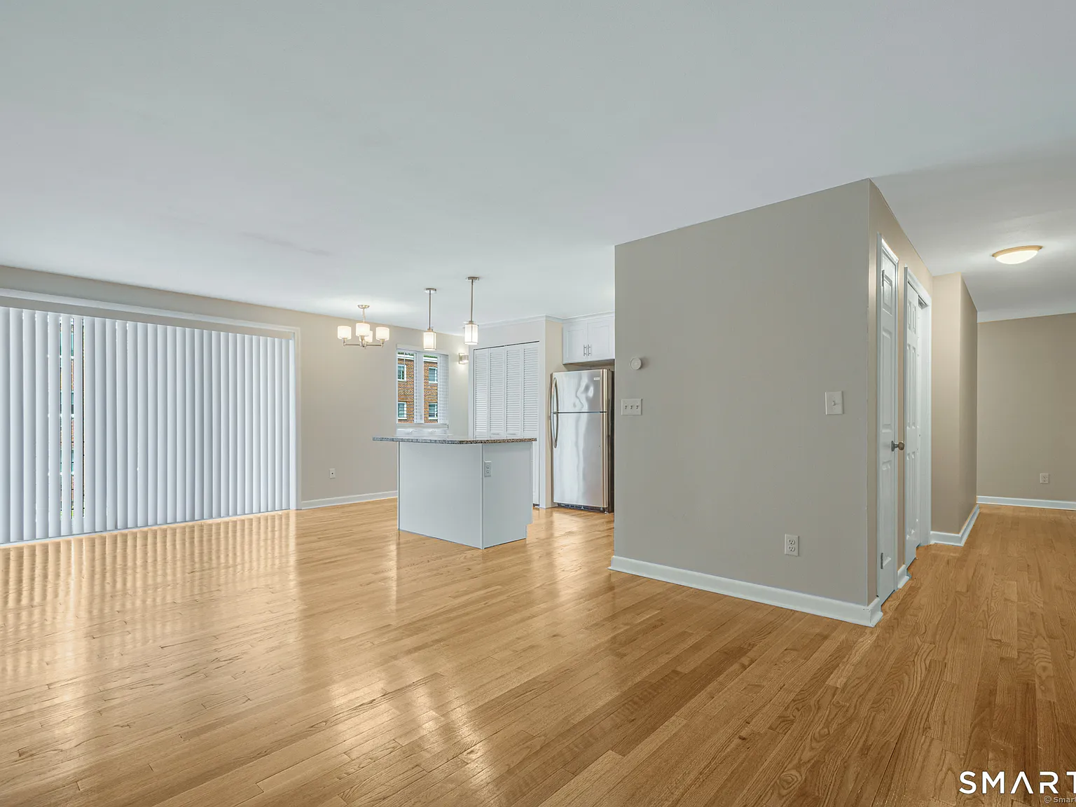 2 bed, 1.5 bath, 1057 sqft, $2,700 — Photo 3